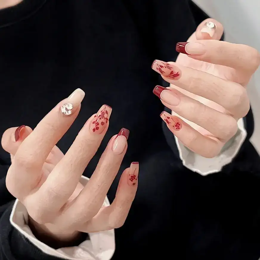 mẫu nail xinh đón tết cá tính, táo bạo