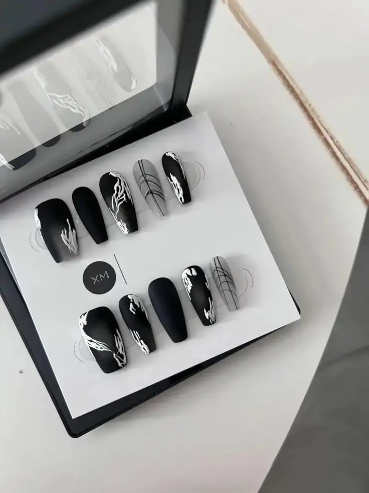 nail box đen phá cách và sáng tạo