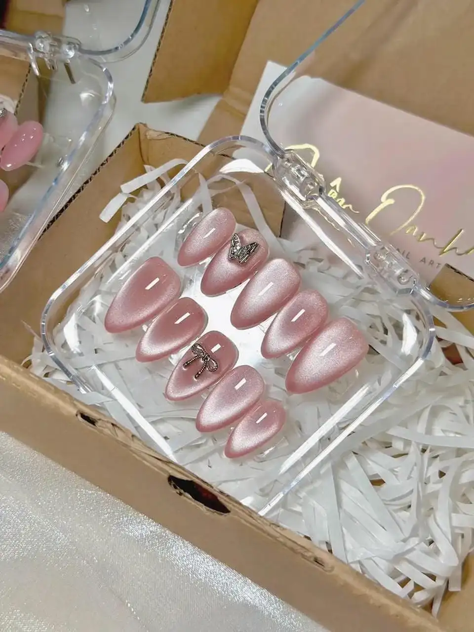 nail box mắt mèo cuốn hút