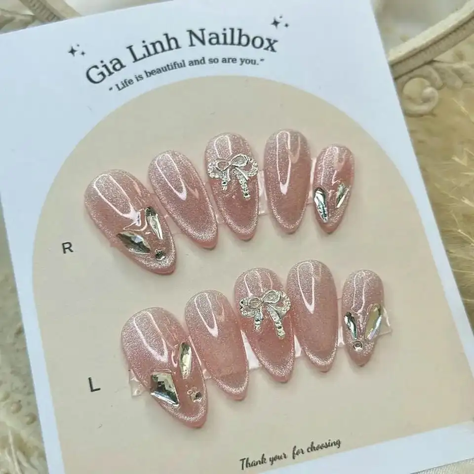 nail box mắt mèo sống động