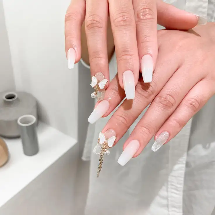 mẫu nail box trắng như một làn gió mát lành