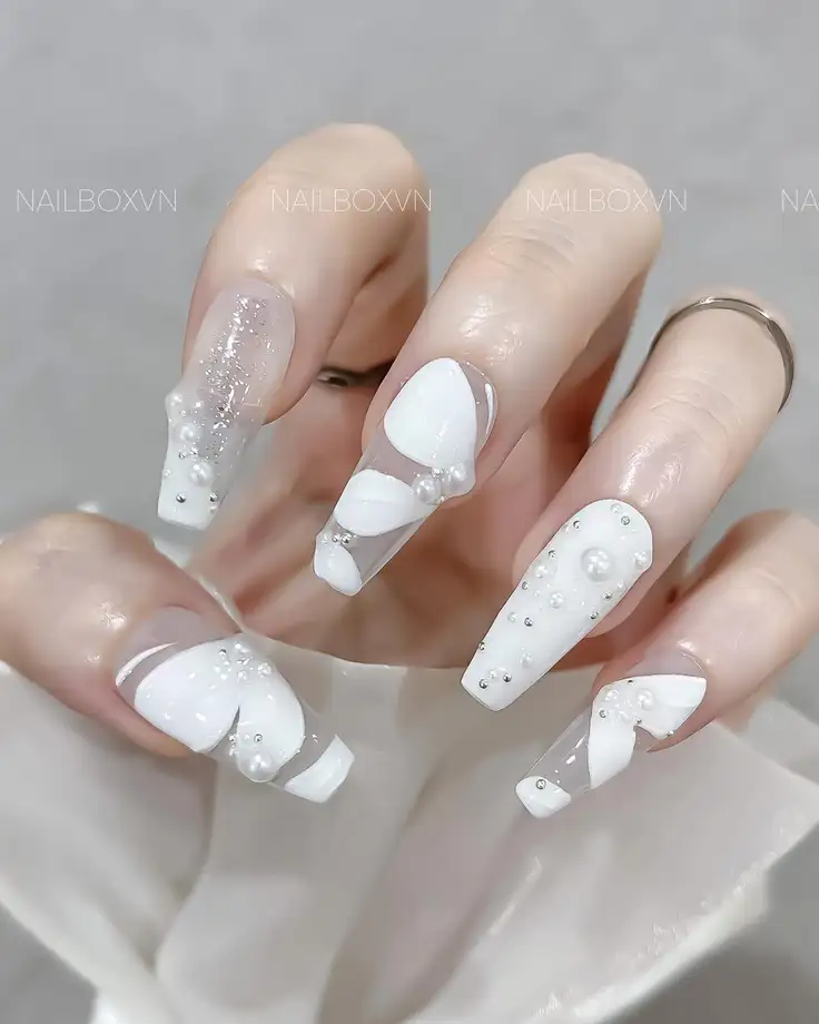 mẫu nail box trắng đẹp dịu dàng