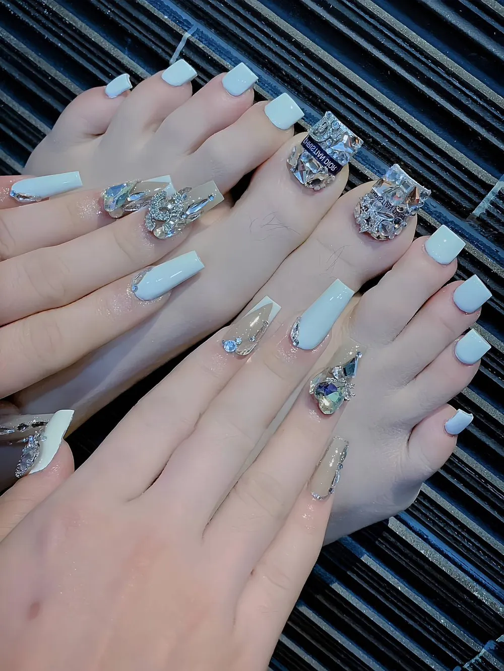 mẫu nail chân dior tinh tế 1