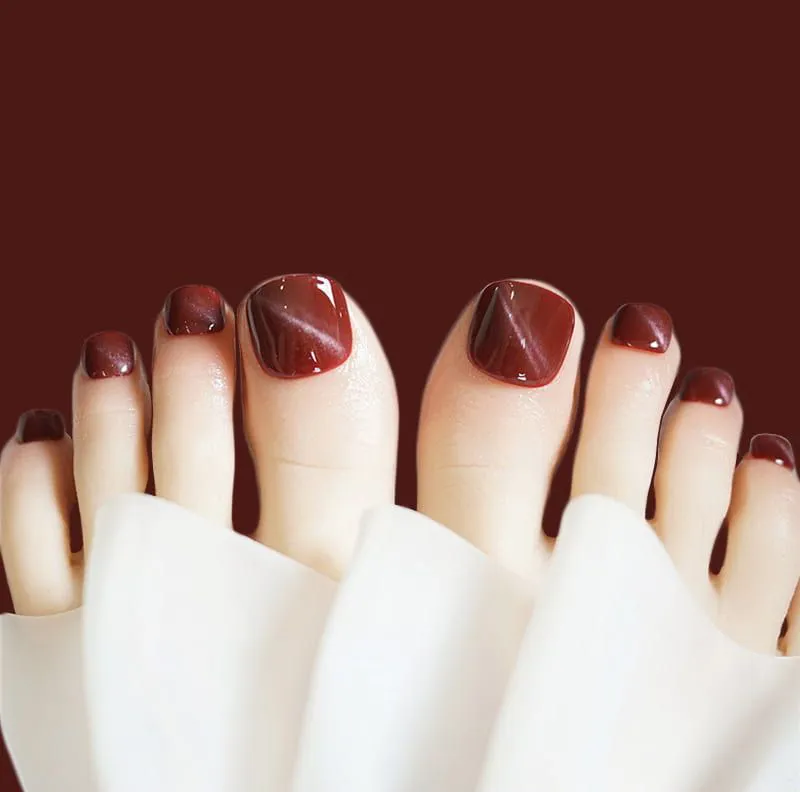 mẫu nail chân màu đỏ cherry 1