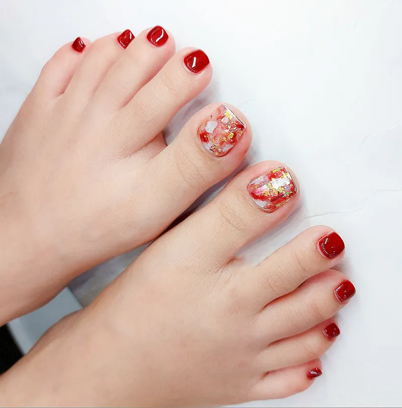 nail chân màu đỏ đơn giản 1