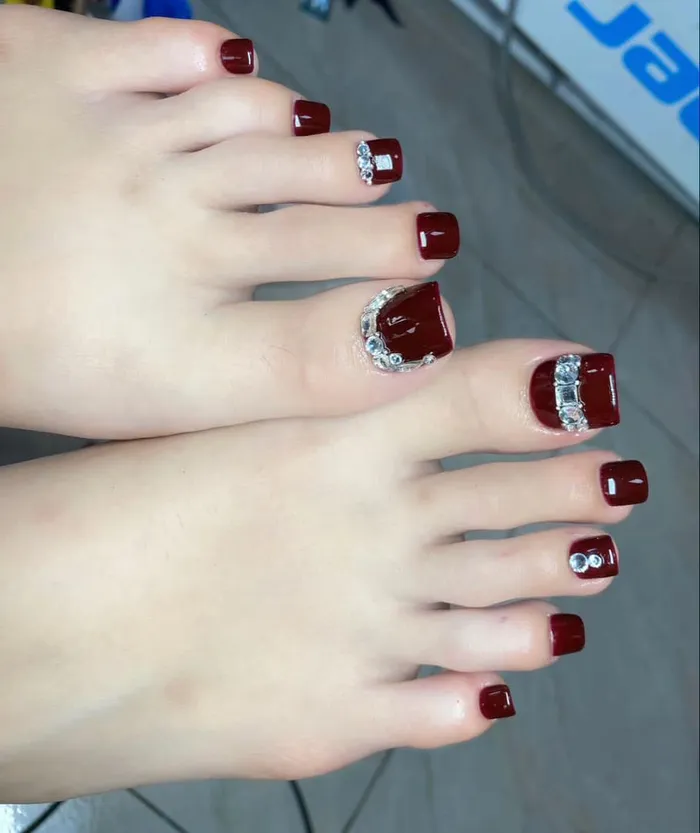 nail chân đỏ đô độc đáo