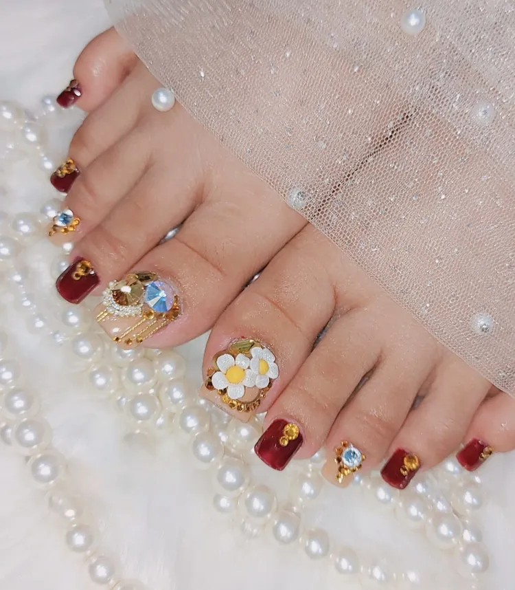 nail chân đỏ mận hấp dẫn