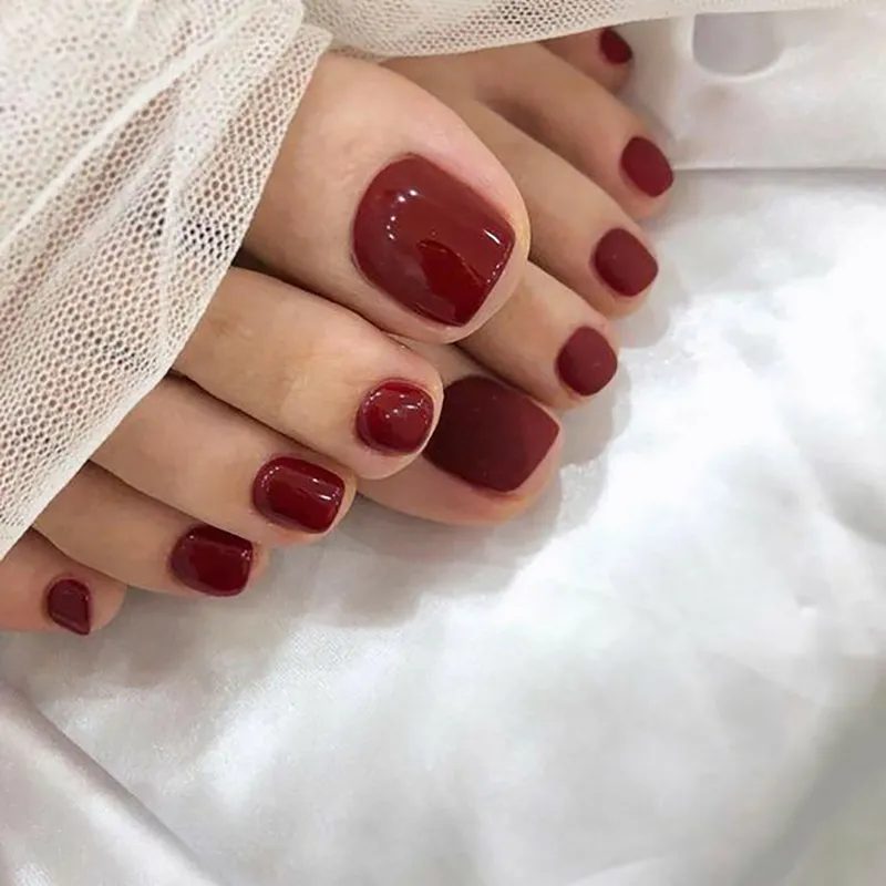 nail chân màu đỏ 4