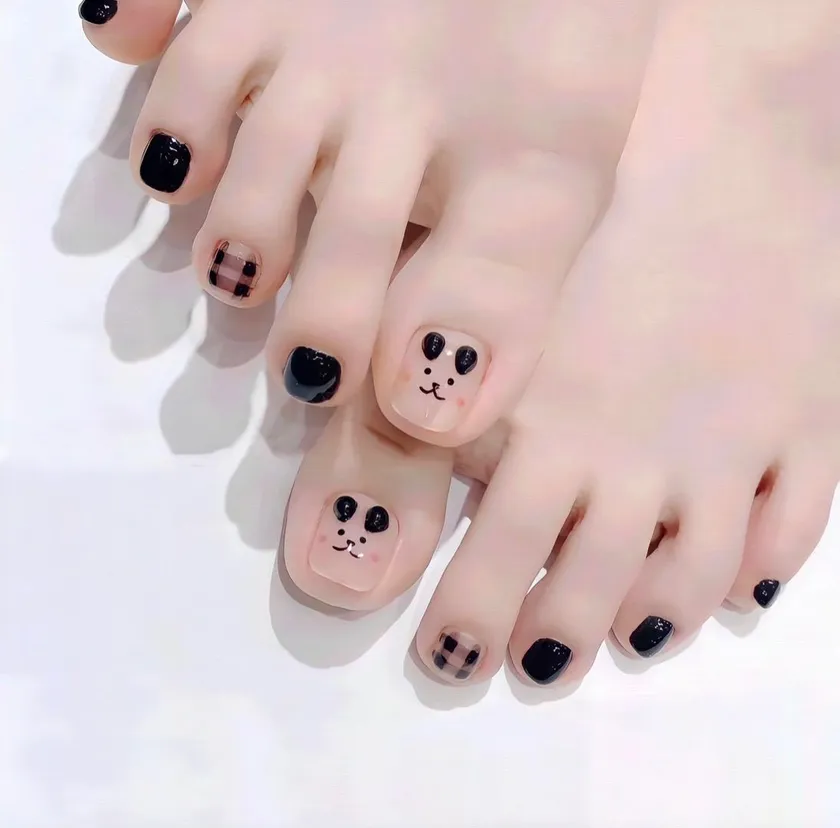 Mẫu nail chân đơn giản lấp lánh