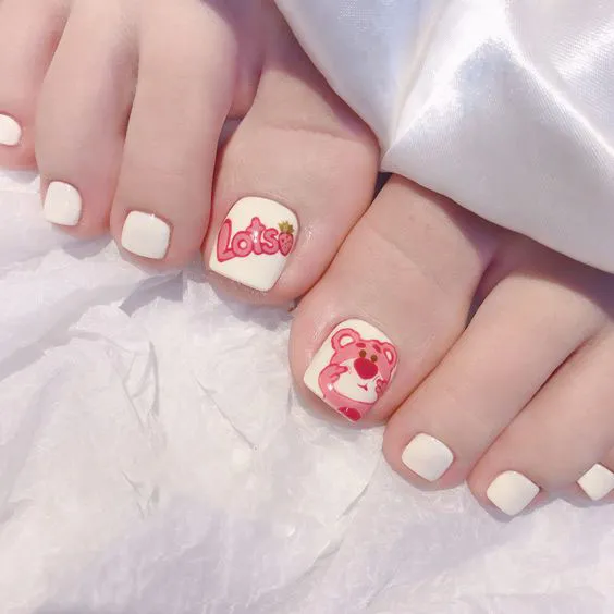 nail chân gấu dâu cuốn hút