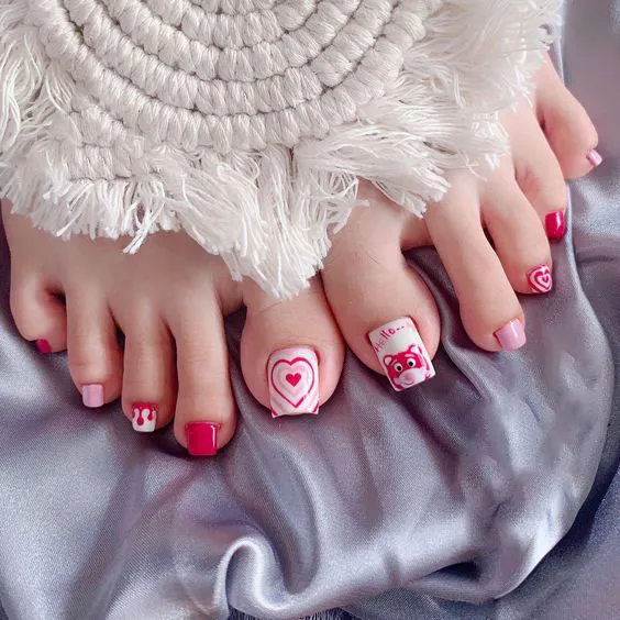 nail chân gấu dâu đáng yêu