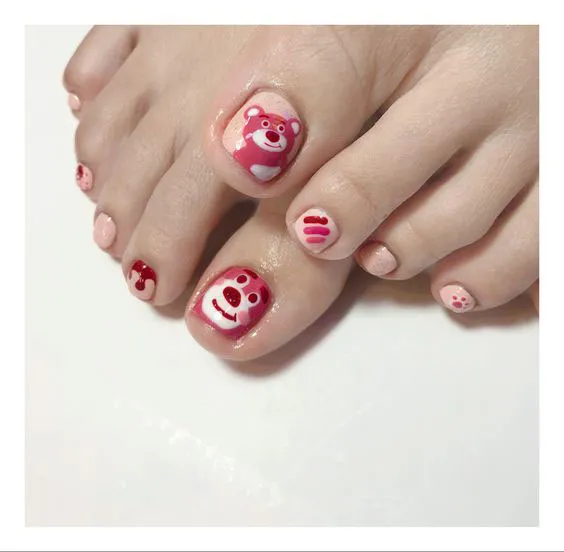 nail chân gấu dâu đáng yêu