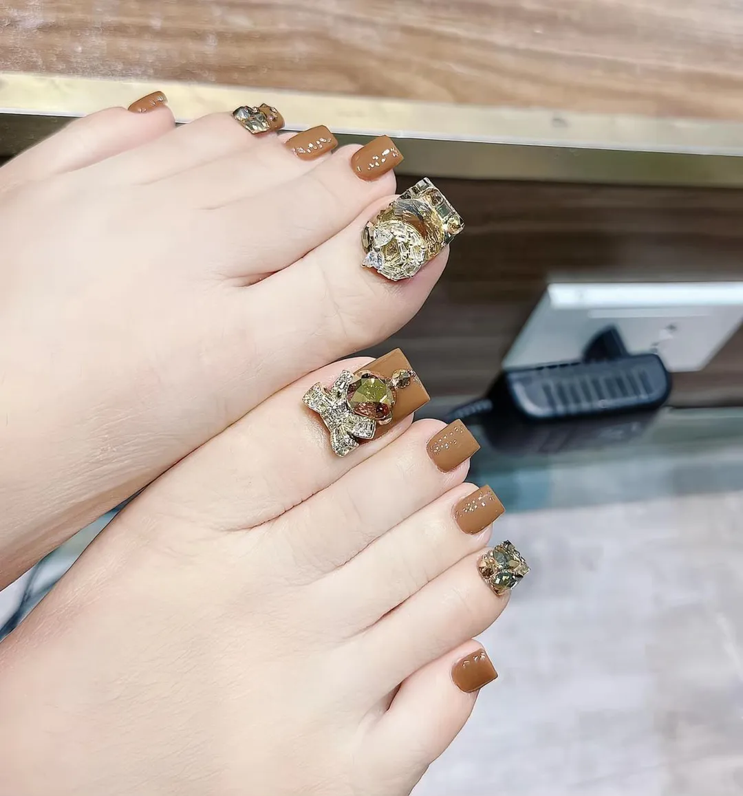 nail chân màu nâu đất 1