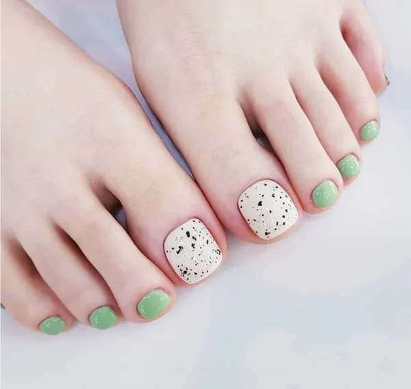 nail chân màu xanh mint đẹp 7