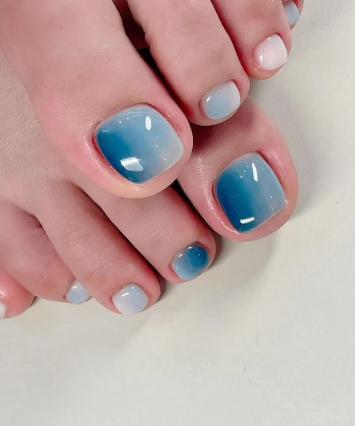 mẫu nail chân ombre lôi cuốn