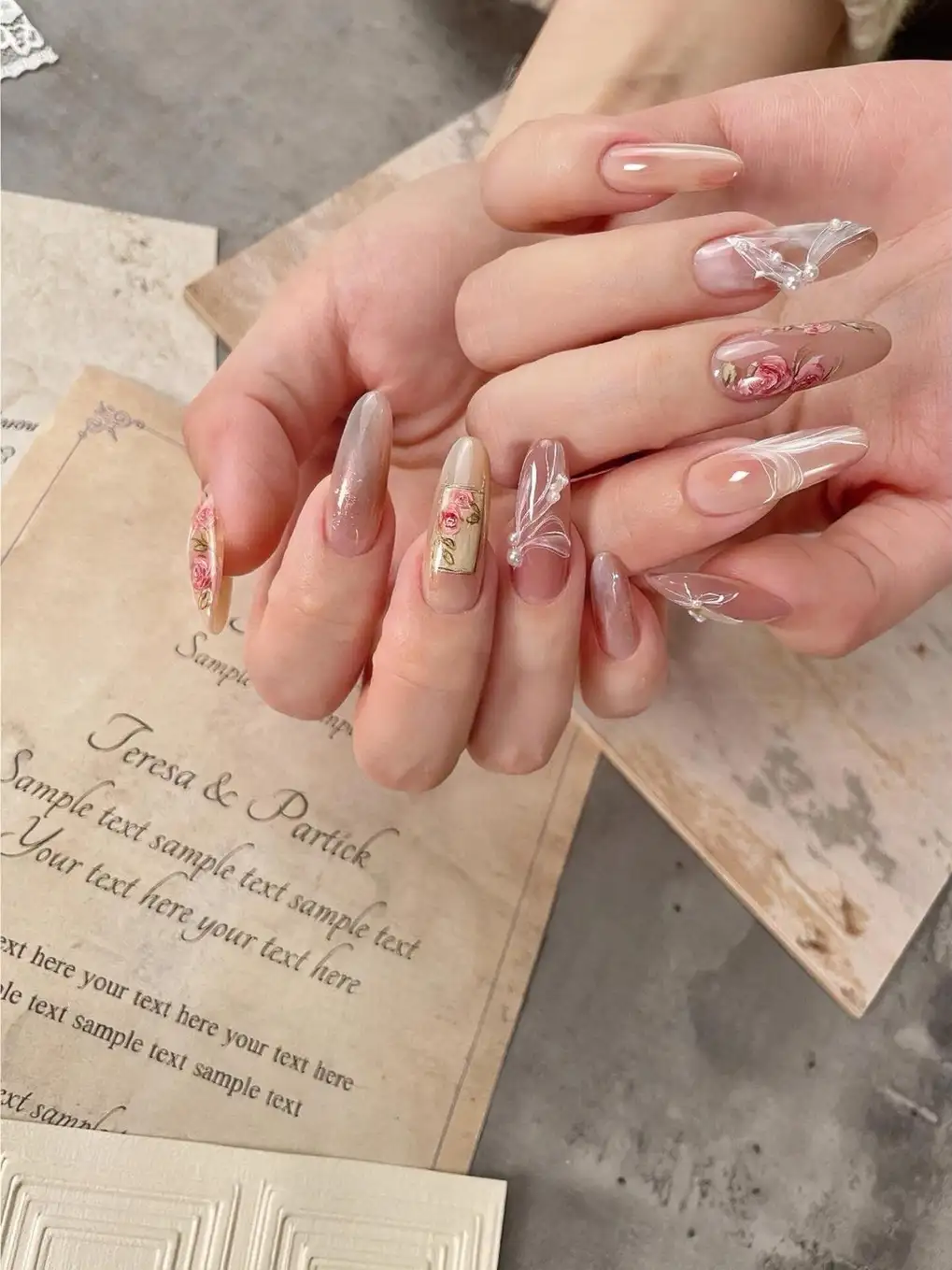 mẫu nail đính ngọc trai ấn tượng