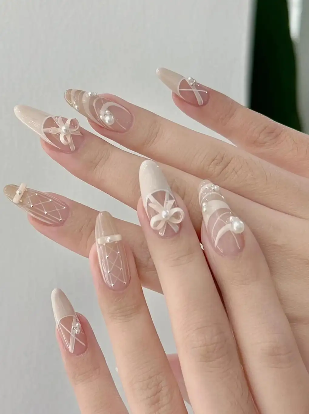 nail đính ngọc trai nhẹ nhàng, ngọt ngào