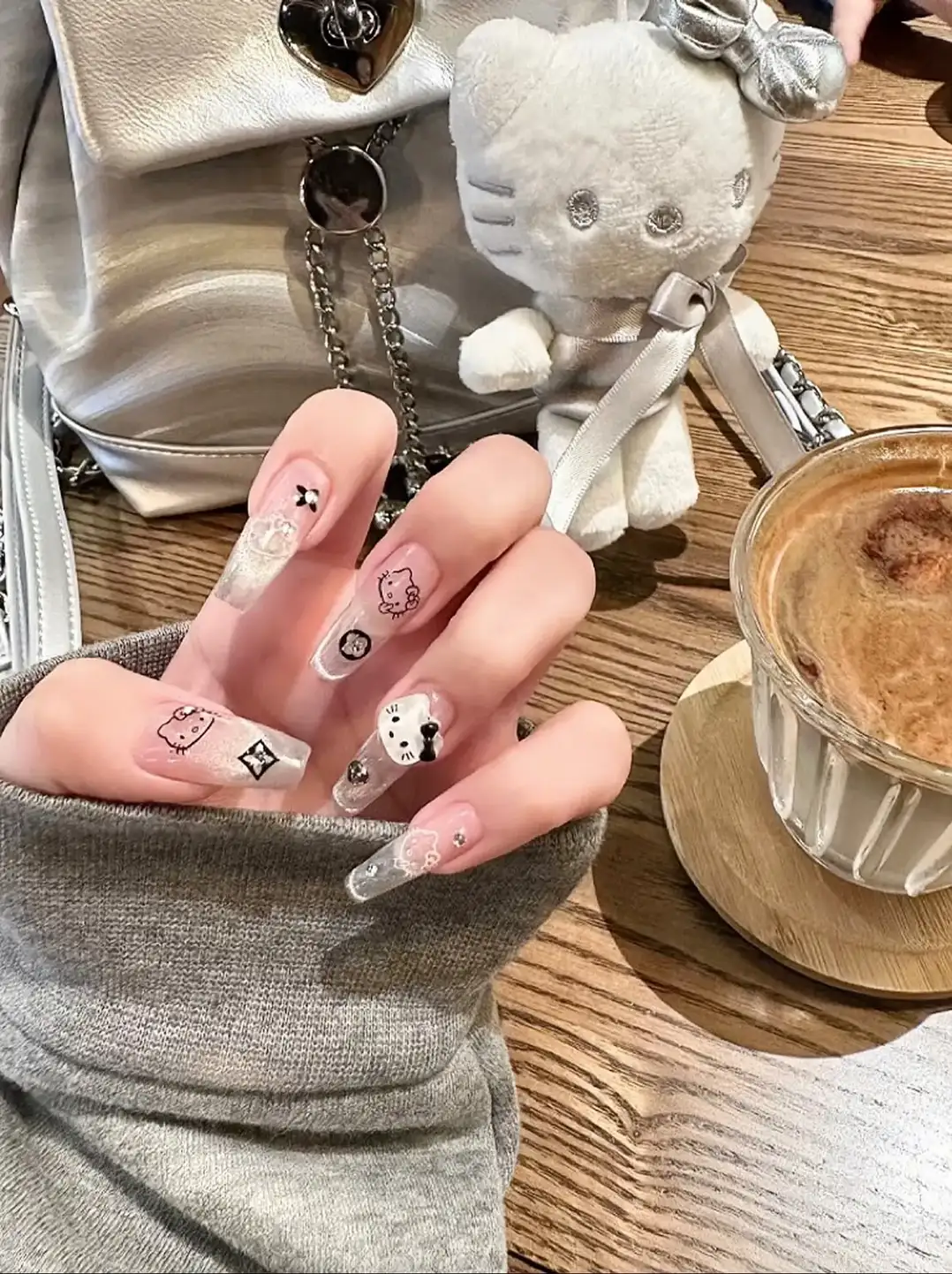 mẫu nail hello kitty đáng yêu và ngộ nghĩnh