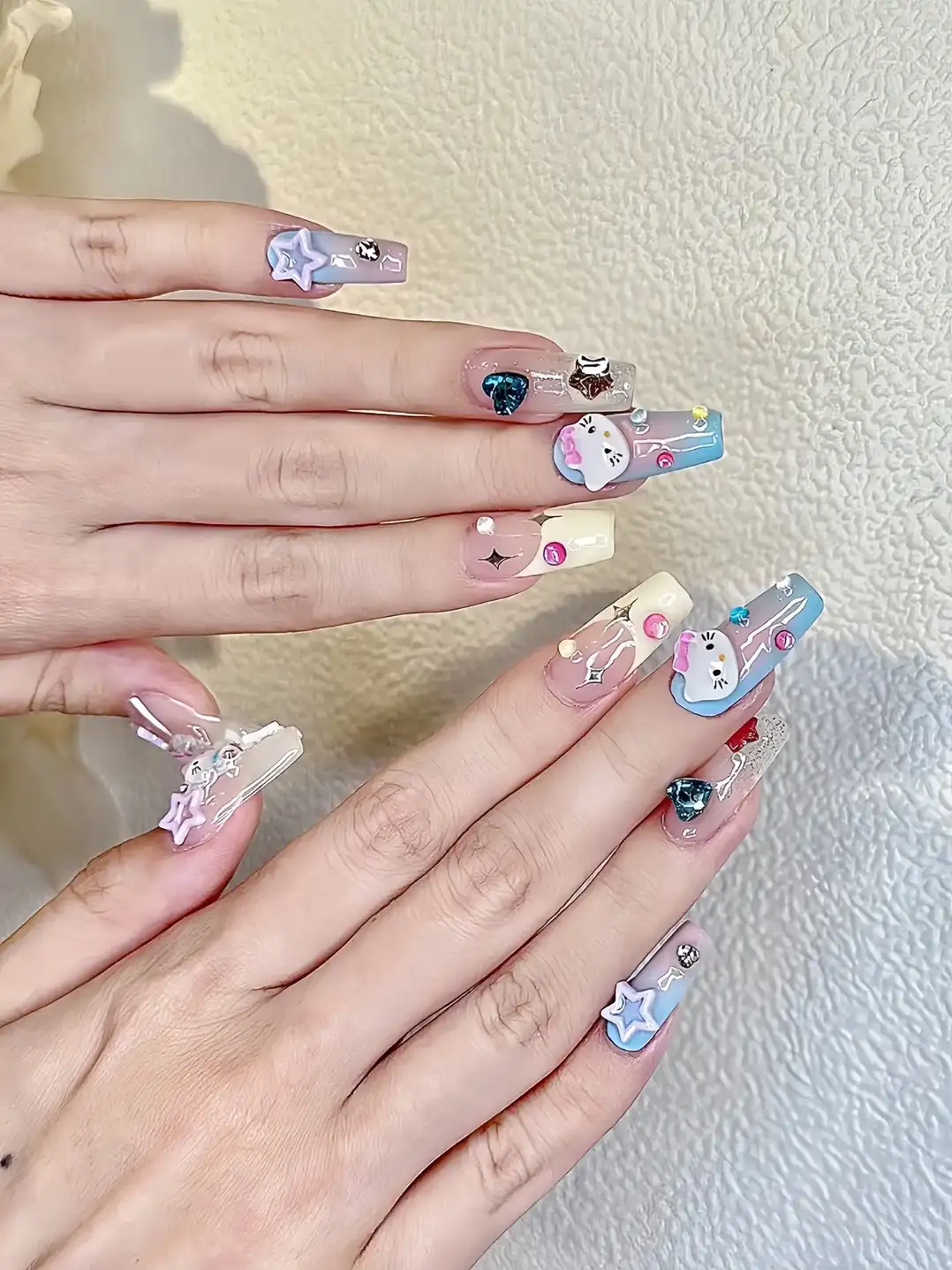 mẫu nail hello kitty sảng khoái