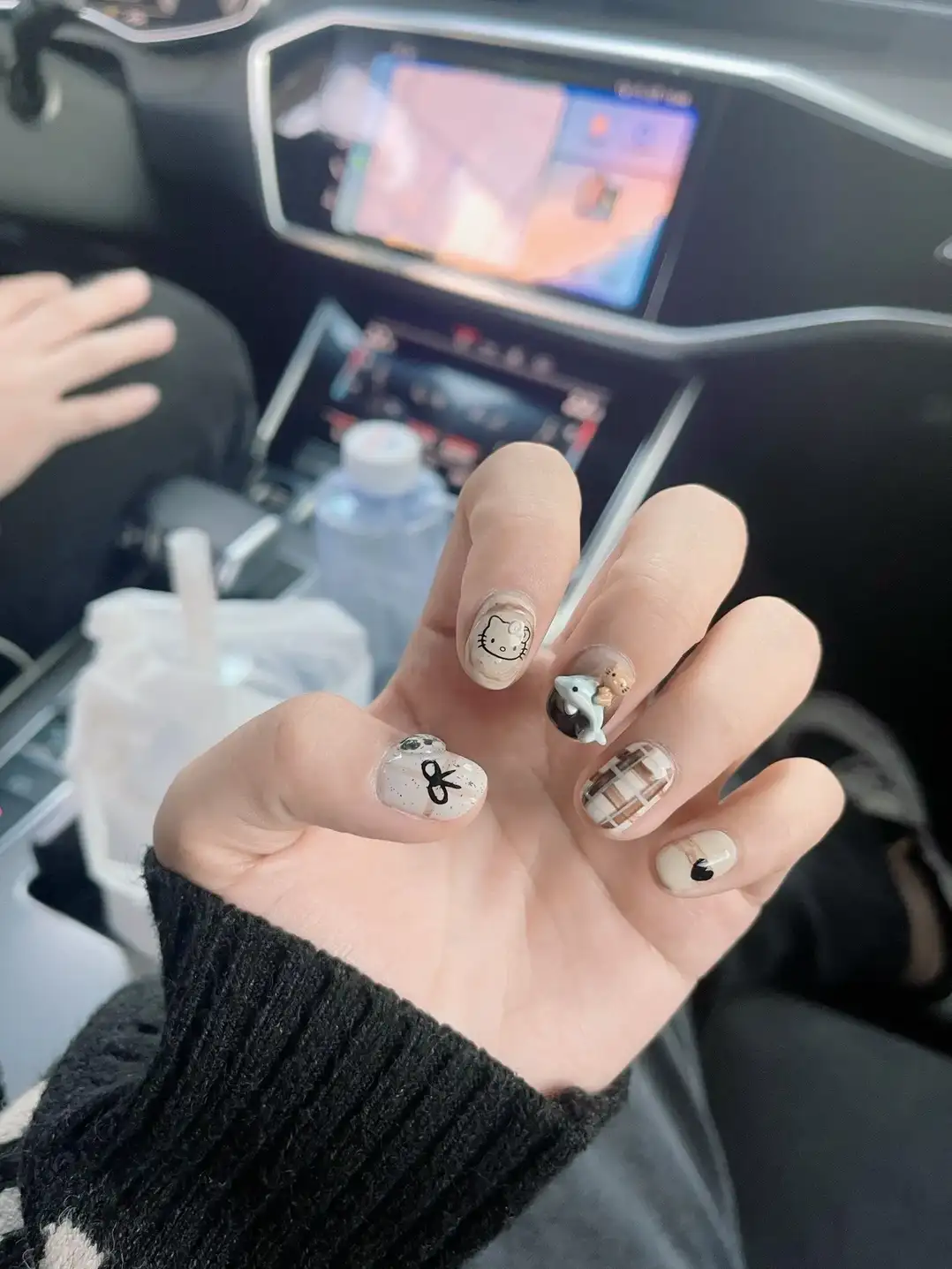 nail hello kitty hài hòa và gần gũi