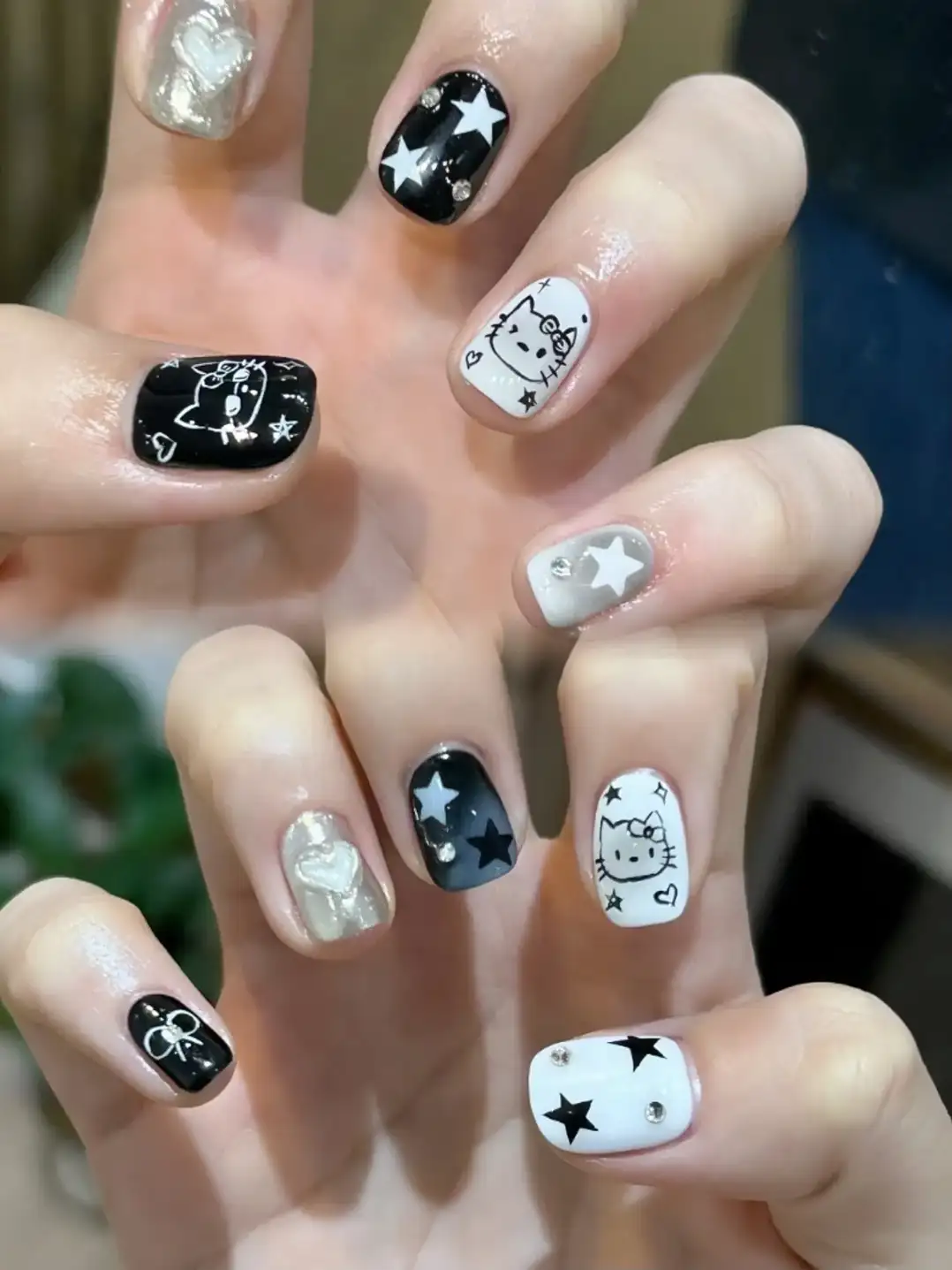 nail hello kitty đơn giản