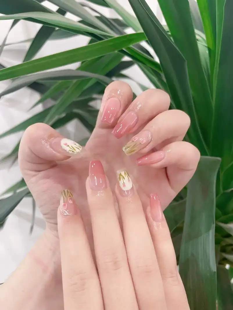 nail hoa tulip rực rỡ