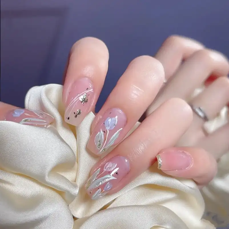 mẫu nail hoa tulip sang trọng