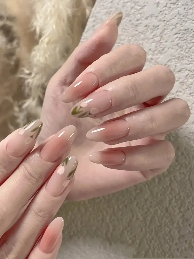 nail hoa tulip nhẹ nhàng và tinh tế