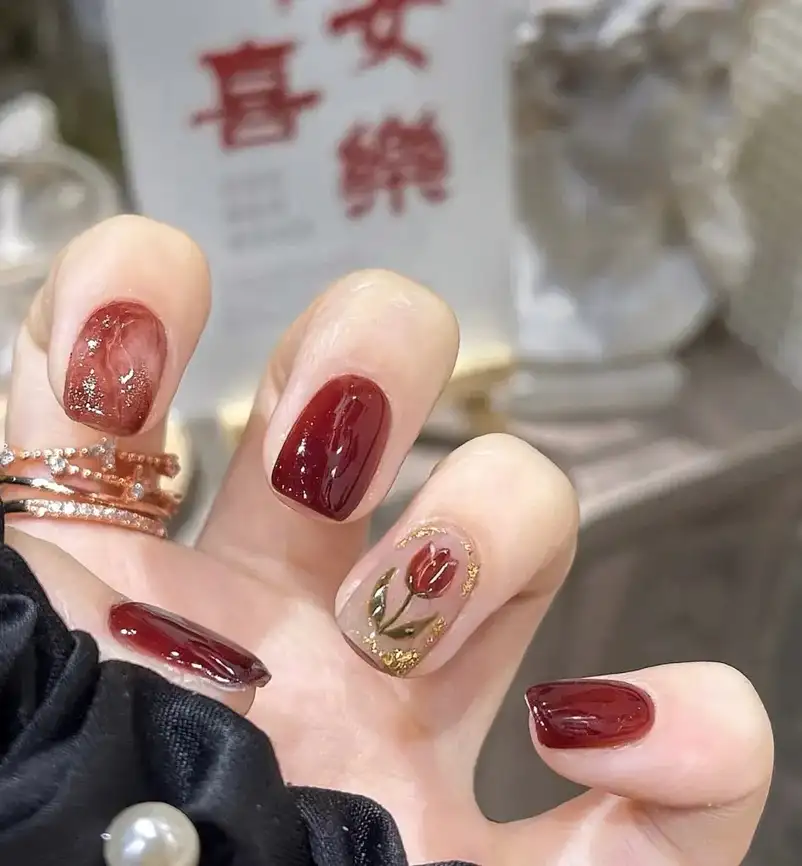 mẫu nail hoa tulip rực rỡ