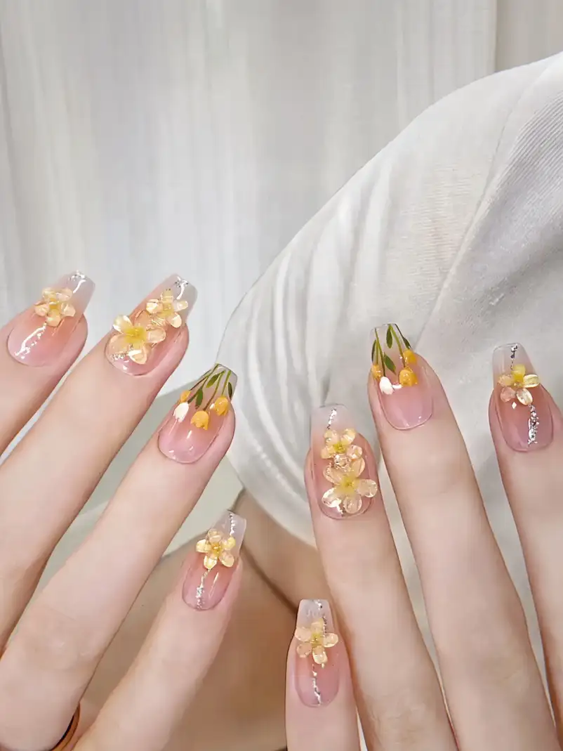 mẫu nail hoa tulip phóng khoáng, tự do