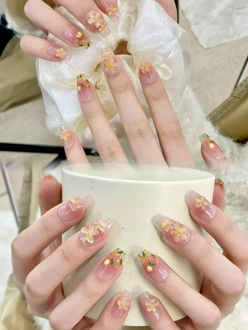 mẫu nail hoa tulip độc đáo