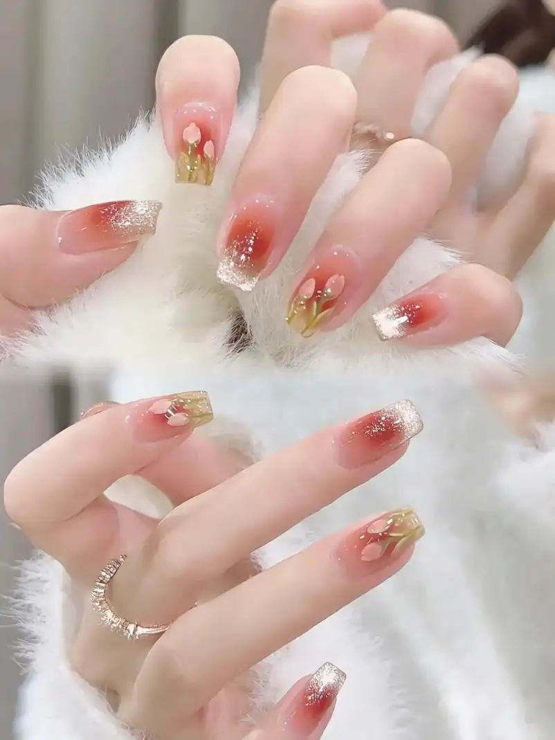 nail hoa tulip sống động