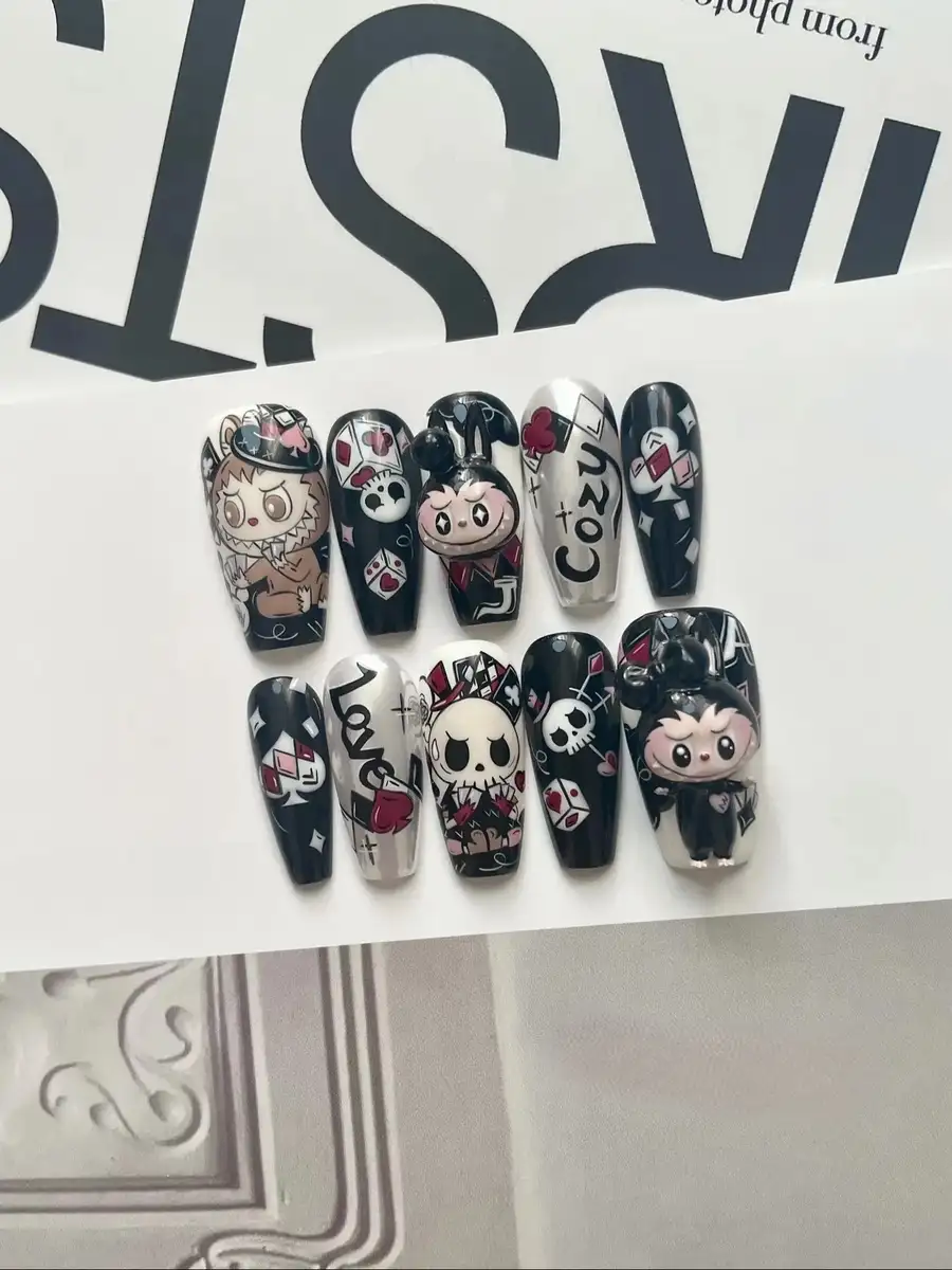 nail labubu năng động