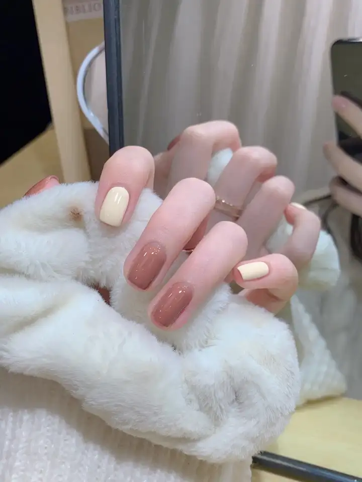 nail màu be sữa lãng mạn