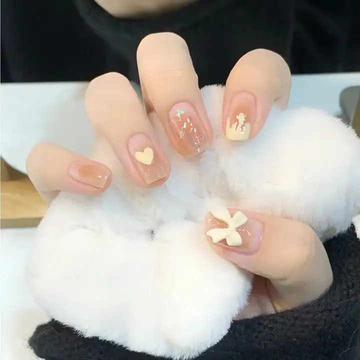 nail màu be dễ phối đồ