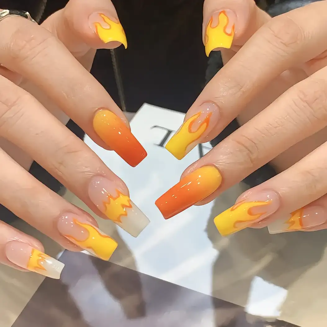 nail màu cam rạng rỡ