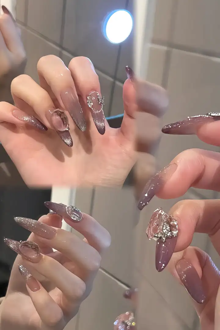 nail tay màu tím huyền bí 