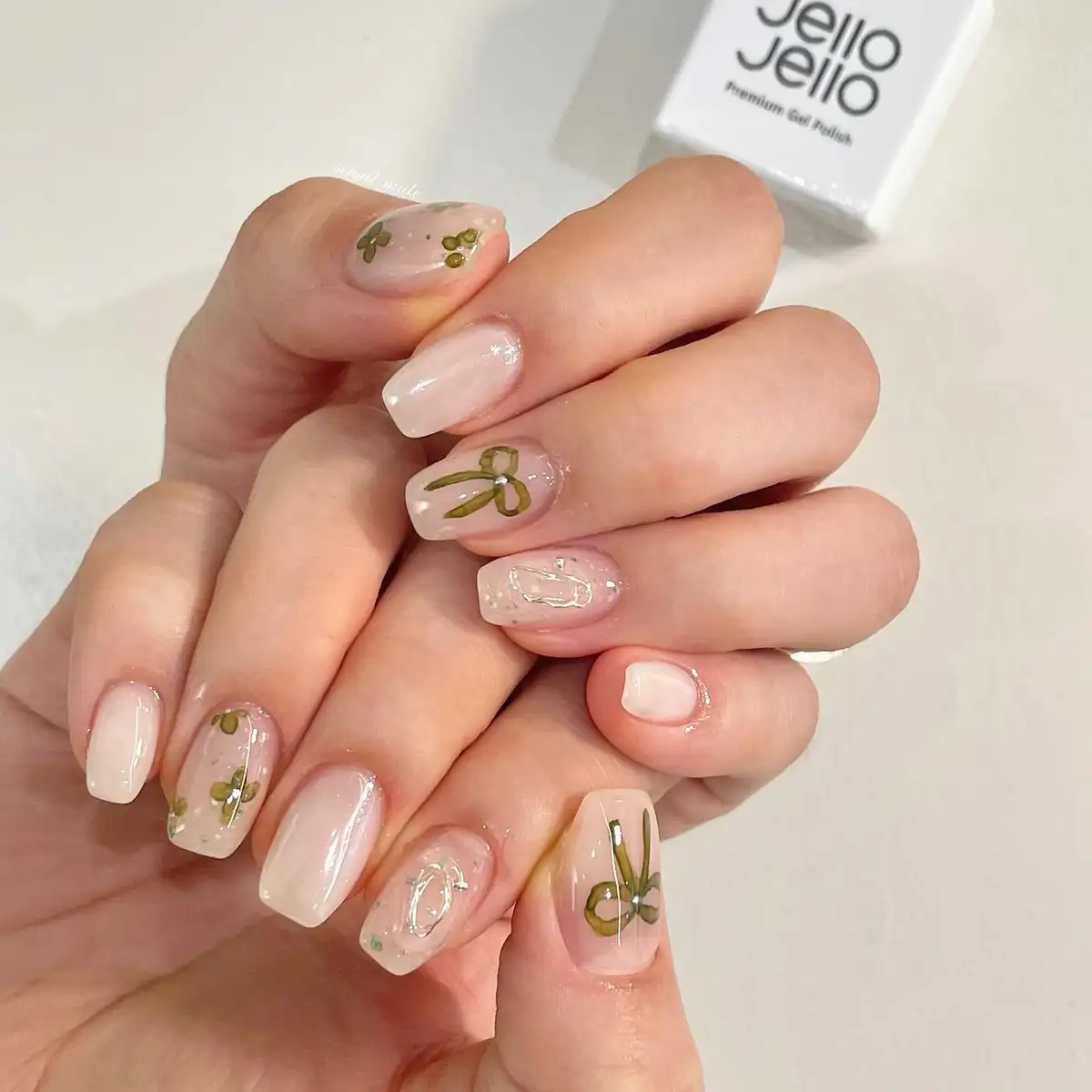 nail tay vẽ đơn giản nhẹ nhàng