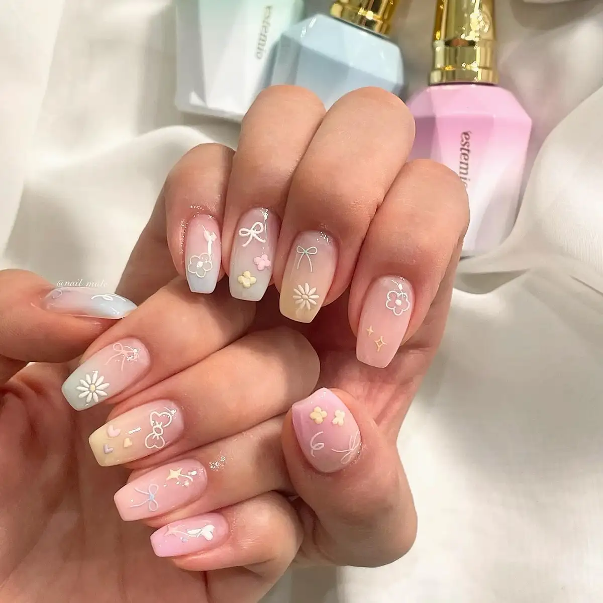 nail vẽ đơn giản mềm mại