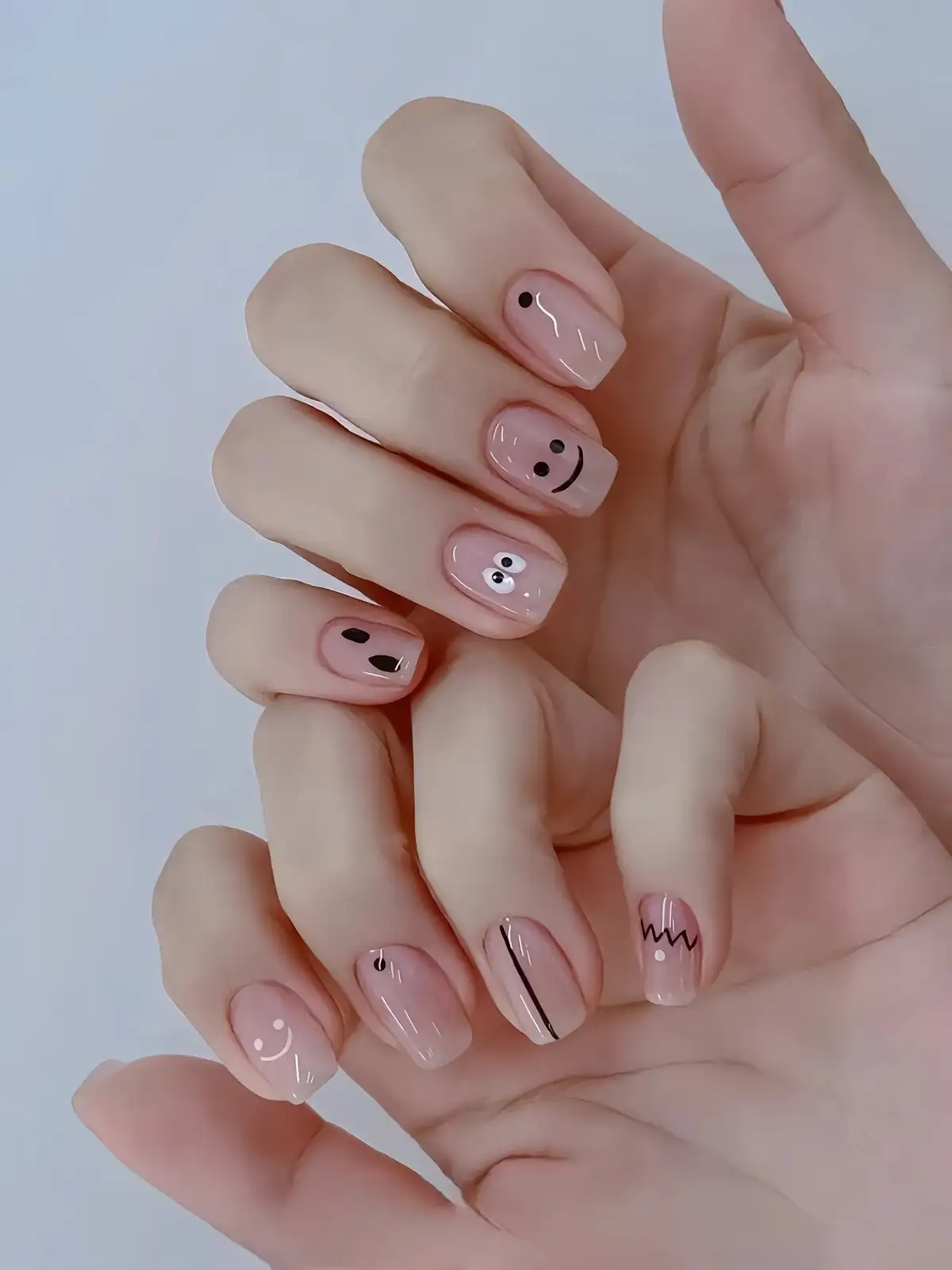 vẽ nail đơn giản sinh động