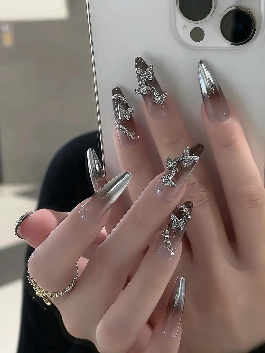 mẫu nail móng nhọn tròn đẹp thanh mảnh