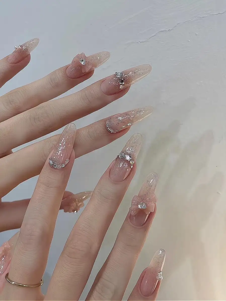 nail tròn nhọn gọn gàng