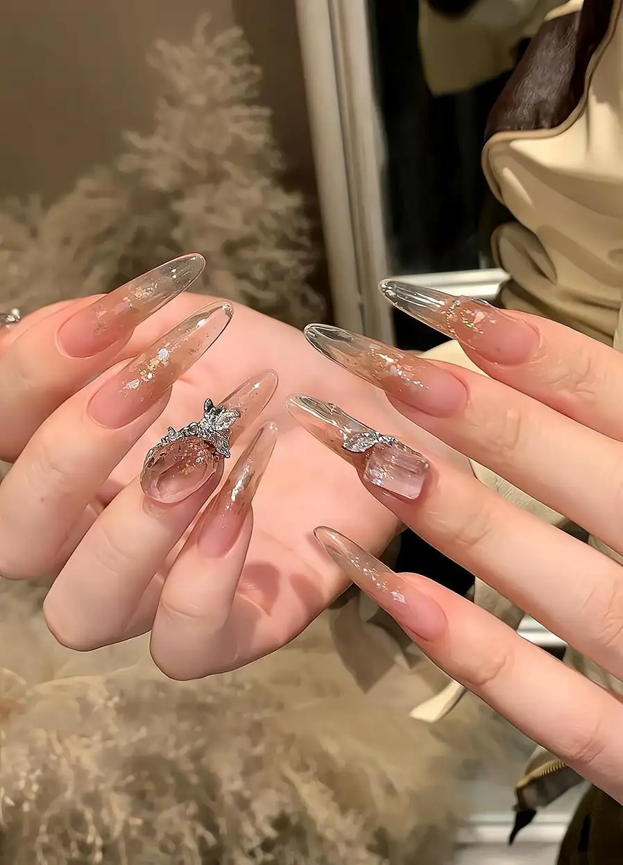 mẫu nail móng nhọn tròn đẹp đơn giản