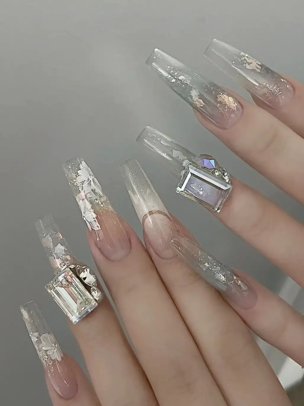 mẫu nail trong suốt bắt mắt