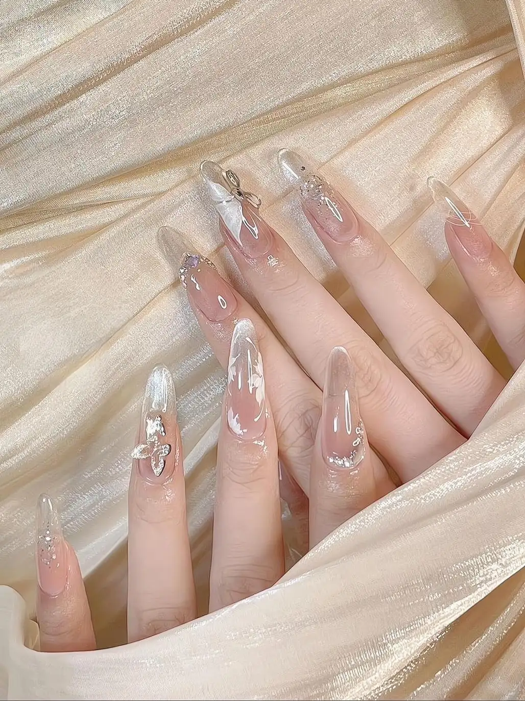 nails trong suốt ấn tượng