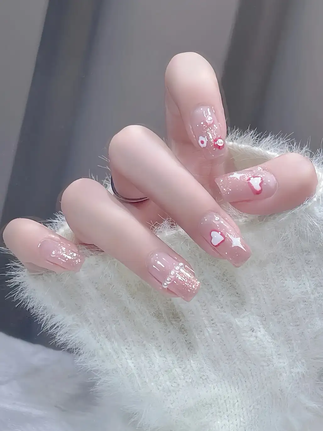 nail trong suốt đính đá thanh lịch 