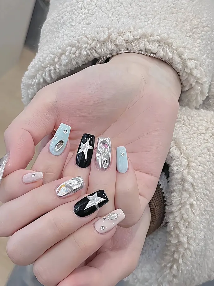 mẫu nail tay sang chảnh tôn da tay 3