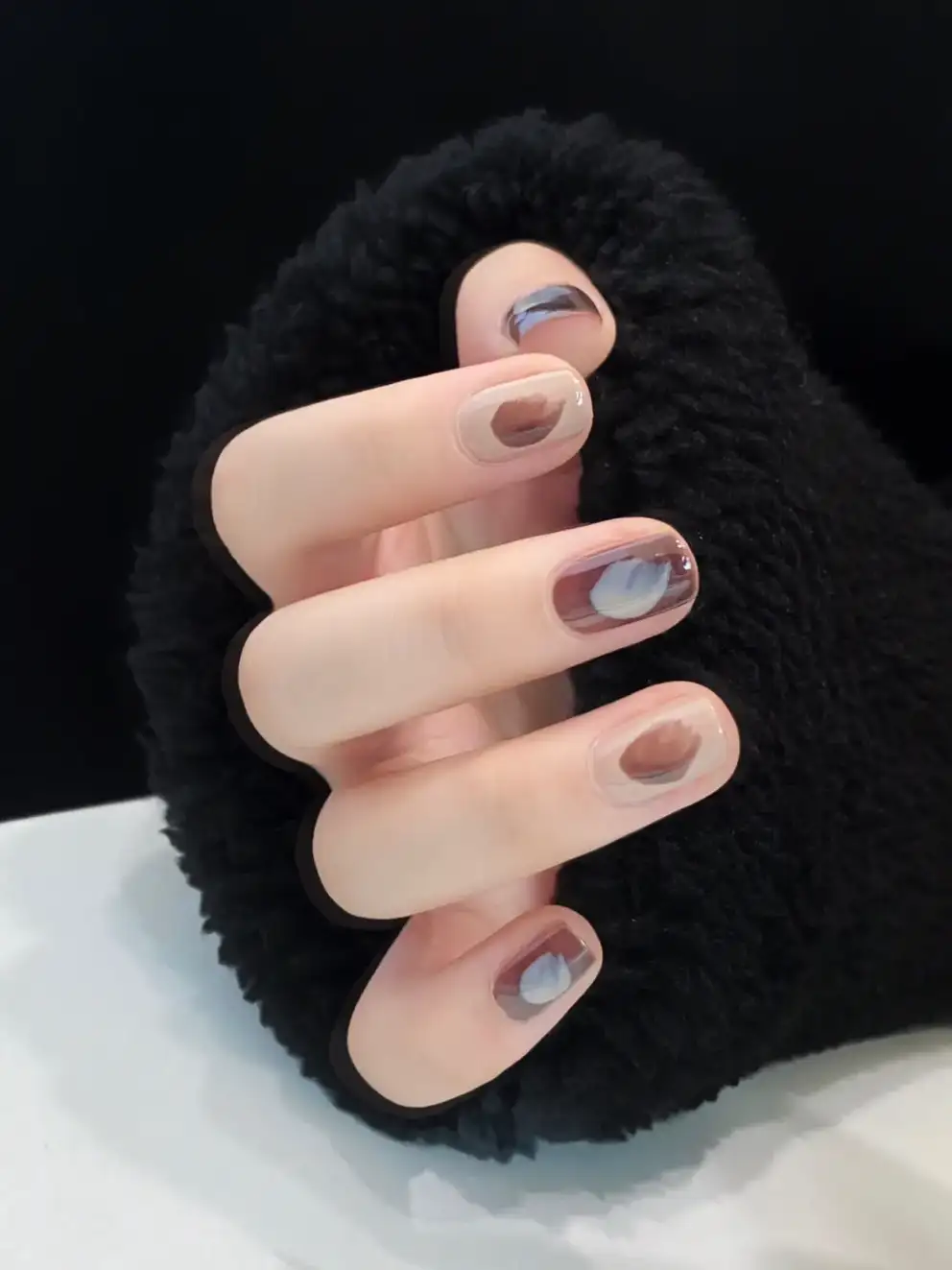 nail tay màu nâu bí ẩn