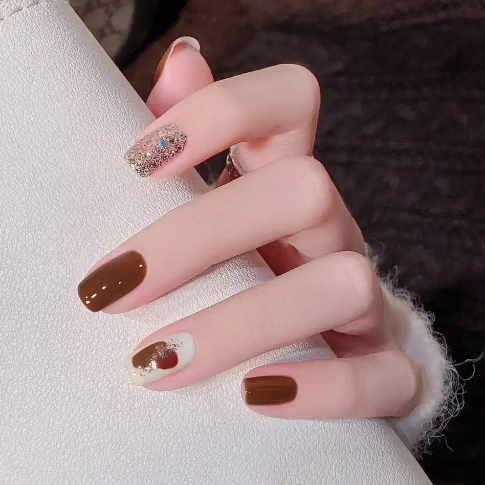 nail tay màu nâu trầm ấm