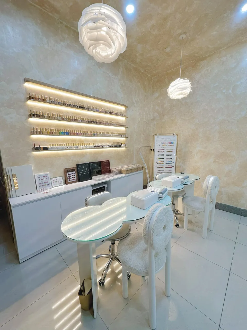 thiết kế tiệm nail đơn giản đẹp chất lượng 3